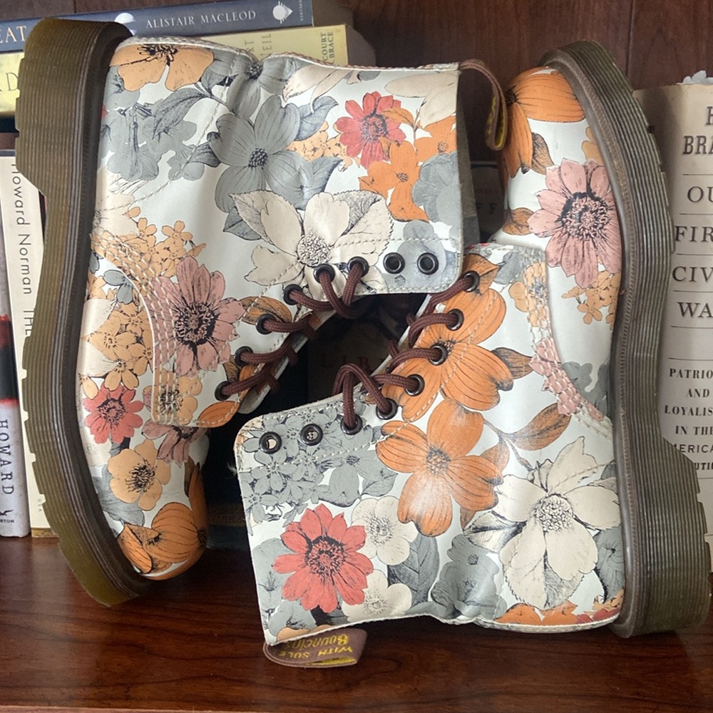 RARE! Dr. Martens 1460 Pascal Boot Floral Sand Sable Botanic Leather W Size 7 - Picture 12 of 15